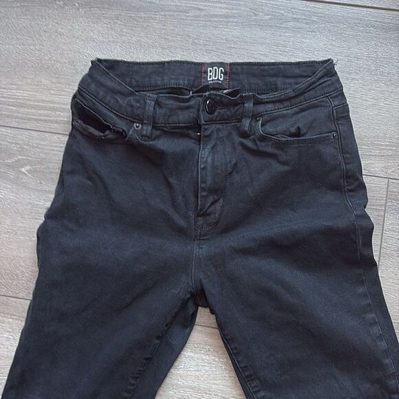 SM140 BDG high waisted cropped jeans - Picture 2 of 9